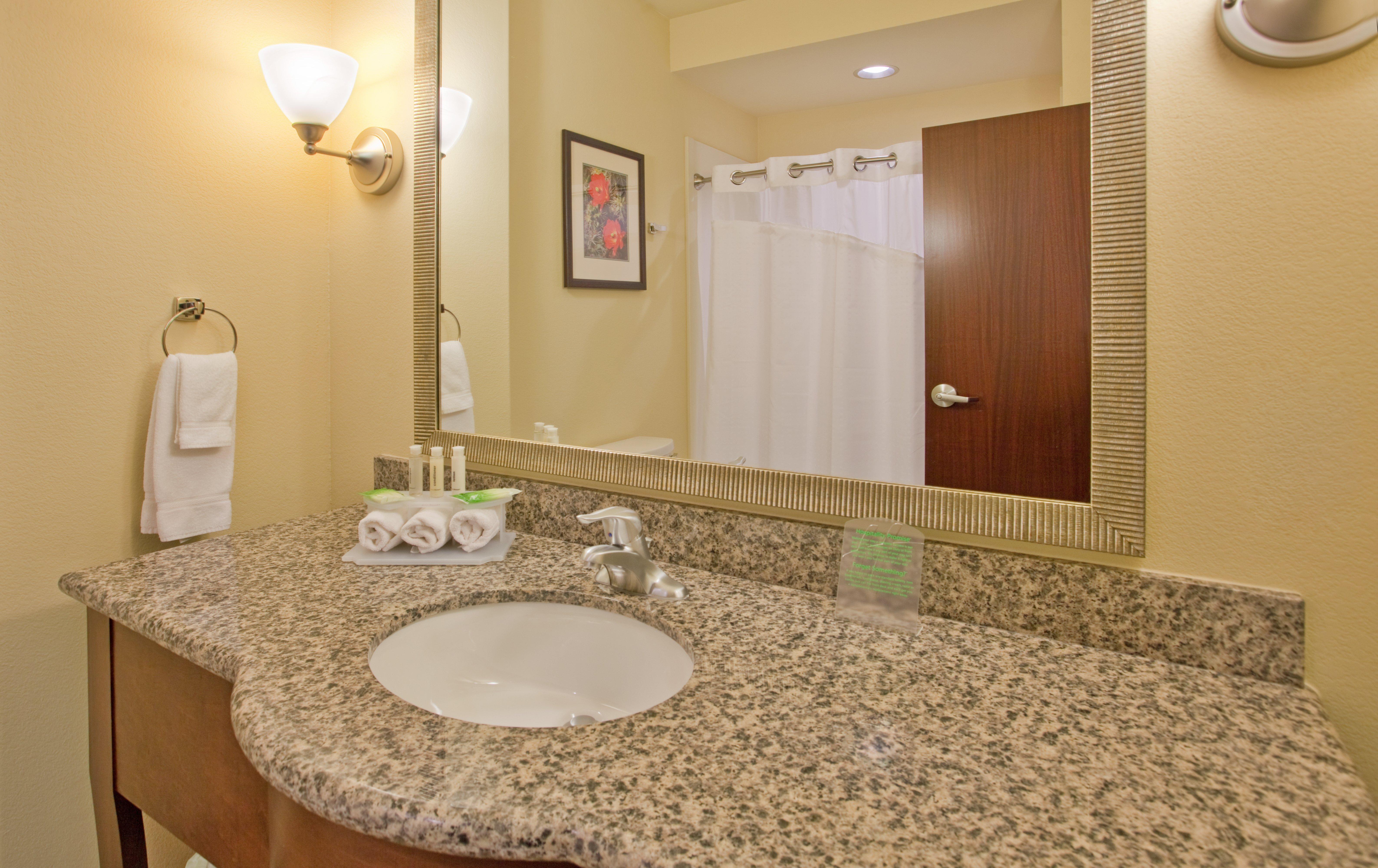 Holiday Inn Express & Suites Gallup East By Ihg Bagian luar foto