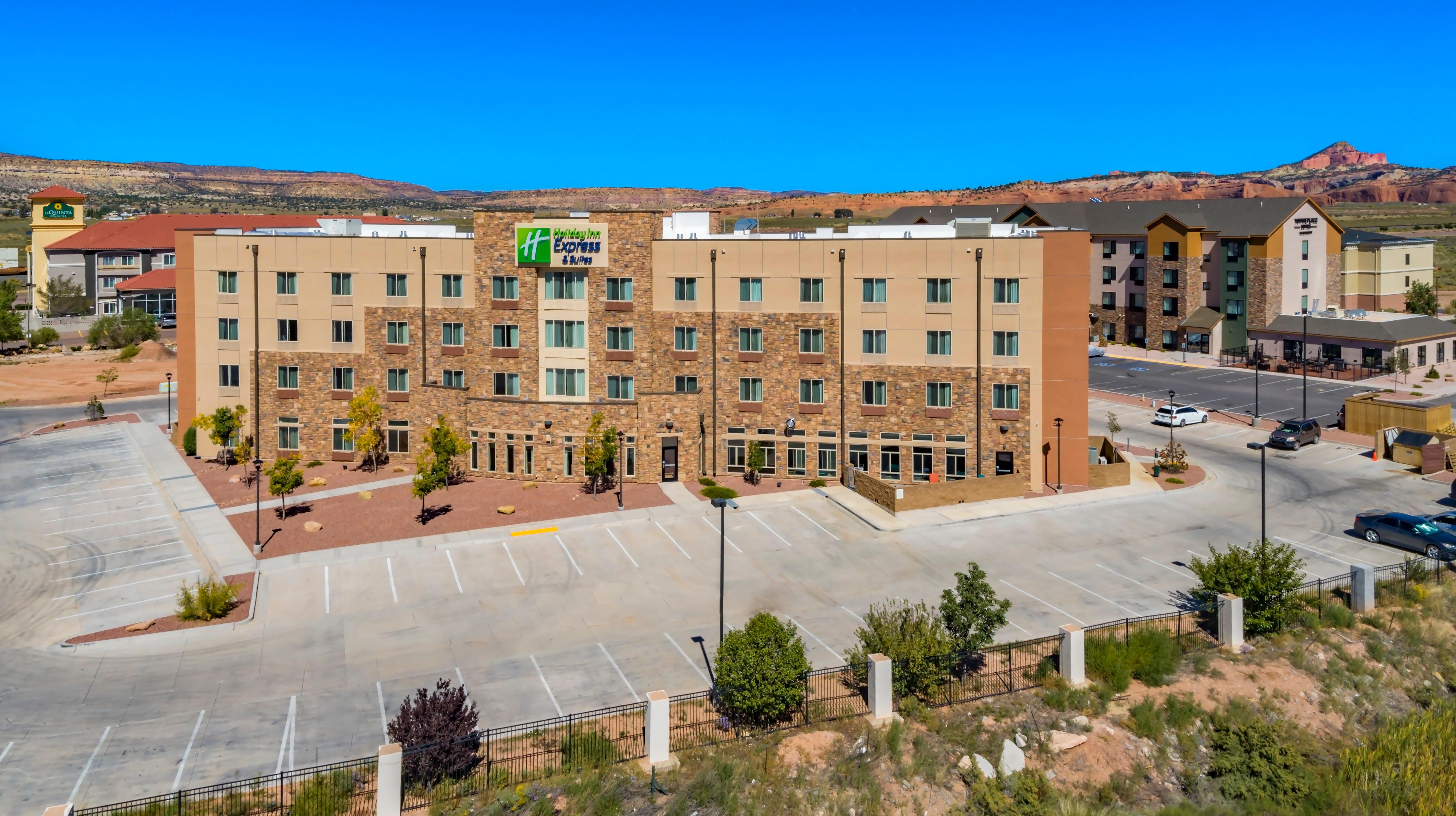 Holiday Inn Express & Suites Gallup East By Ihg Bagian luar foto