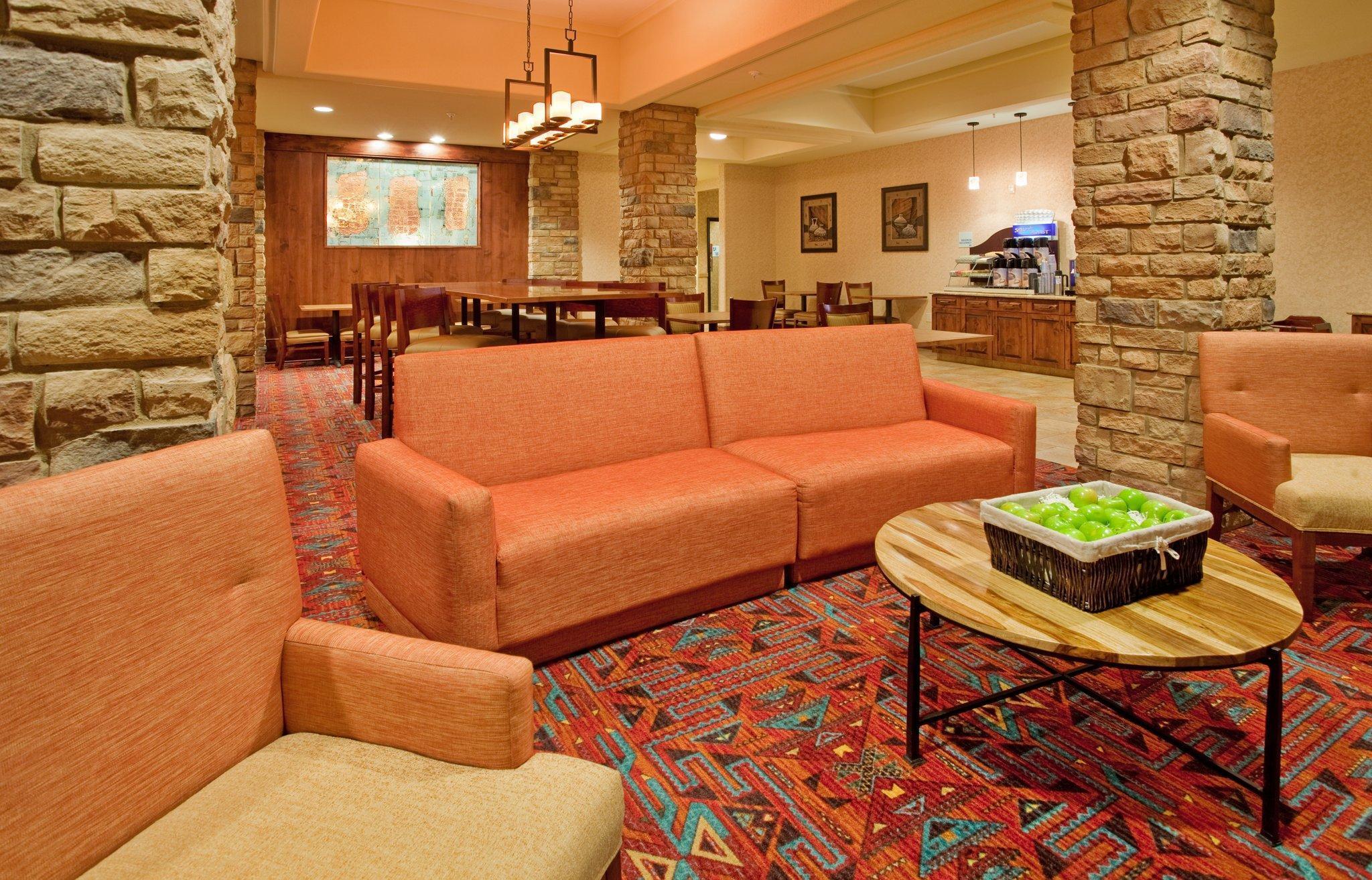 Holiday Inn Express & Suites Gallup East By Ihg Bagian luar foto