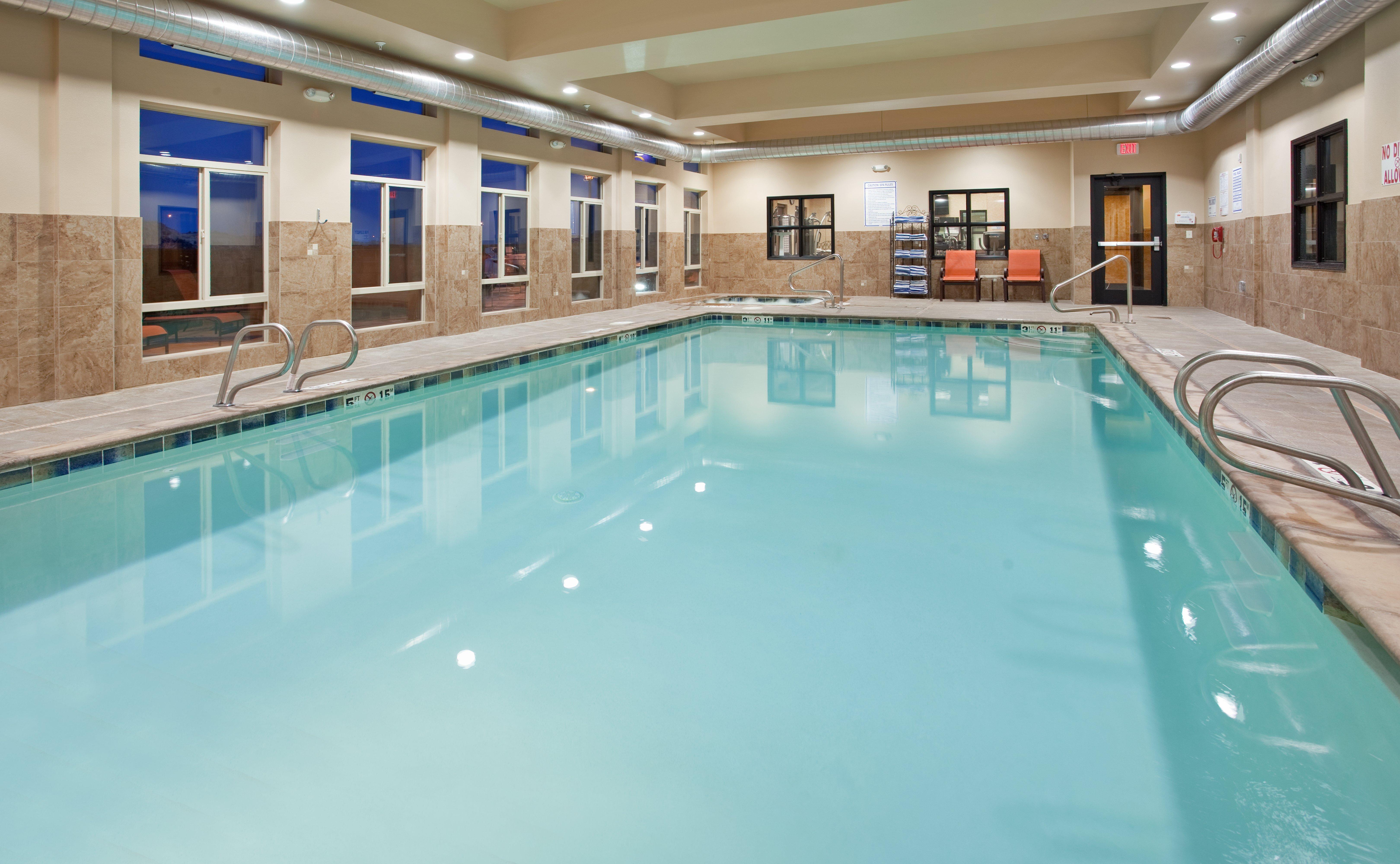 Holiday Inn Express & Suites Gallup East By Ihg Bagian luar foto