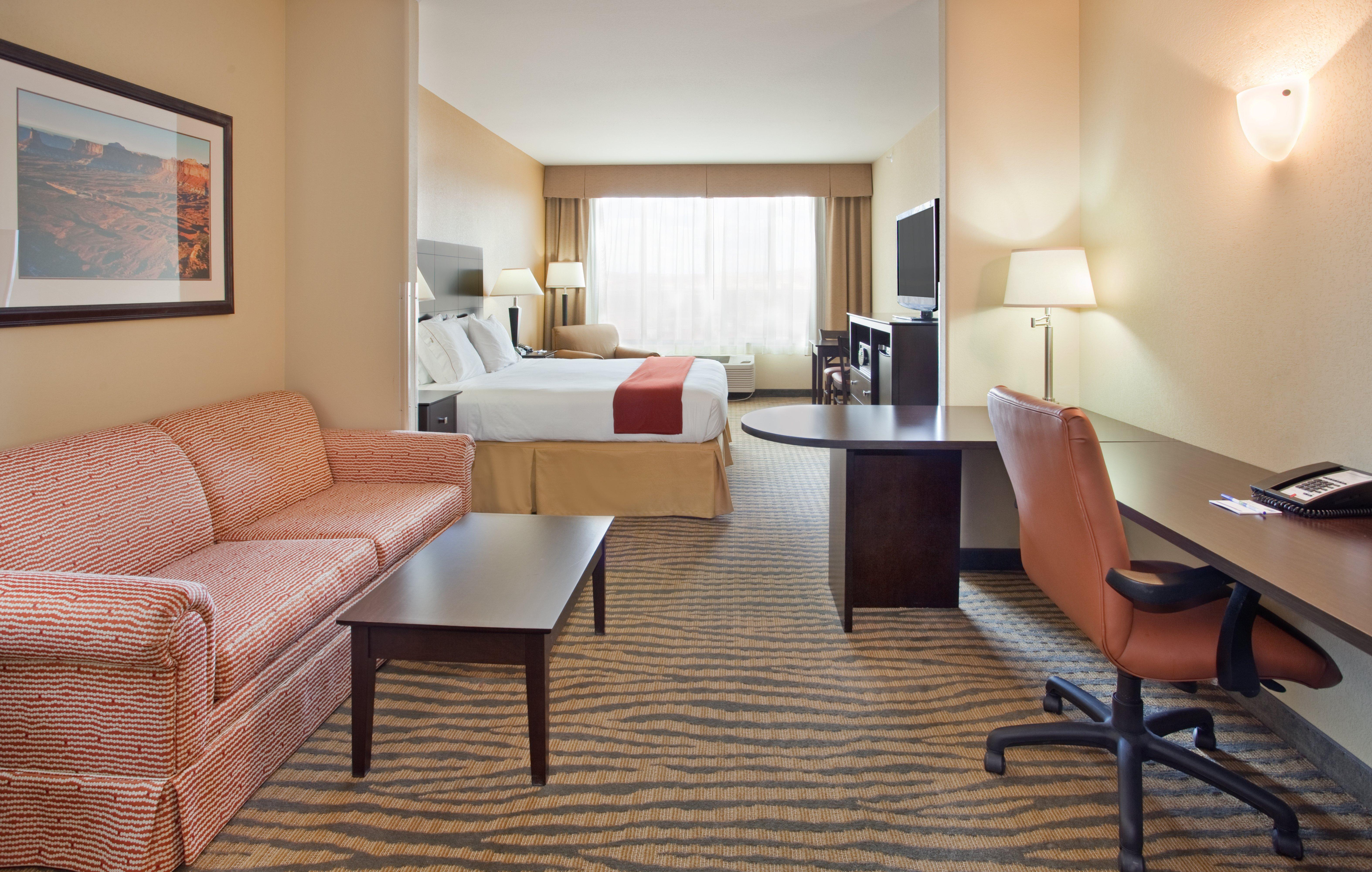 Holiday Inn Express & Suites Gallup East By Ihg Bagian luar foto